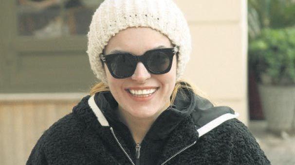 GEDEN MEMNUN  <br>&#8216;Maide&#8217;nin Altn Gn&#8217;yle adndan sz ettiren Ezgi Mola, Nianta&#8217;ndayd.  <br>  Mola, iki haftada 622 bin kiinin izledii filminin giesinden memnun olduunu syledi.