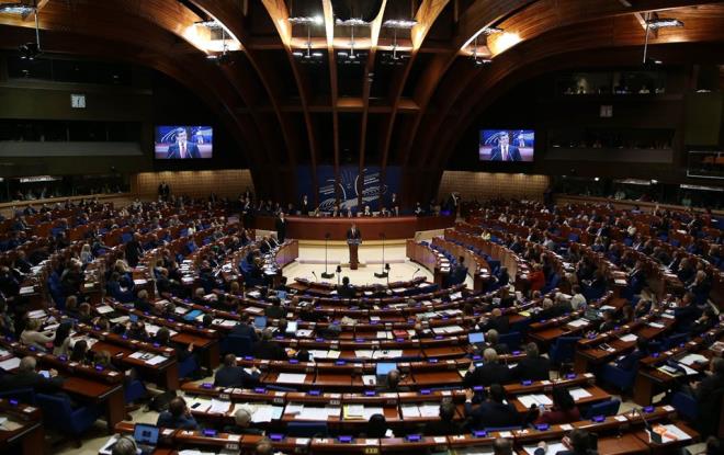 <p><b>25 NSAN</b></p>  <p>  - Avrupa Konseyi Parlamenter Meclisi, Trkiye'nin denetim srecine alnmasn kabul etti.</p>  <p>  - Yunanistan'da Atina Temyiz Mahkemesi, Trkiye'nin darbeci 3 askerin iadesine ilikin talebini reddetti.</p>  <p>  - srail'in Kuds Belediyesi ile skan Bakanl, Dou Kuds'n kuzeyinde yer alan Atarot Yahudi yerleim biriminde 10 bin yeni konutun ina projesini onaylad.</p>