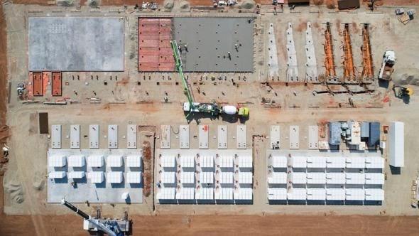 <p><b>23 KASIM</b></p>  <p>  - Banglade ve Myanmar, grdkleri zulmden kaarak Banglade'e snan Arakanl Mslmanlarn topraklarna geri dnmesi konusunda anlat.</p>  <p>  - Amerikan pil ve elektrikli ara reticisi Tesla, Gney Avustralya'da "dnyann en byk lityum iyon pilinin" yapmn tamamlad.</p>