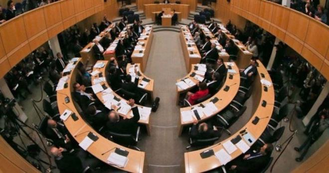 7 NSAN<br>    - Rum Meclisi, "Enosis referandumunun (Kbrs'n Yunanistan'a balanmas) Rum okullarnda kutlanmas" ynnde ald karar iptal etti. ki aylk arann ardndan 11 Nisan'da mzakereler yeniden balad.  <br>  - sve'in bakenti Stockholm'n merkezinde trafie kapal Drottning Caddesi&#8217;nde bir kamyon byk bir maazaya dald. Terr saldrs olarak nitelenen olayda 4 kii ld, 15 kii yaraland.