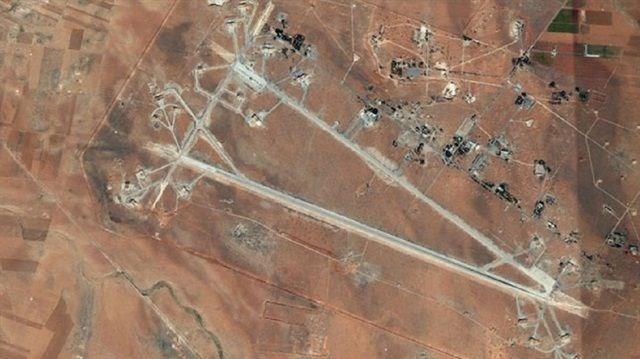 7 NSAN    <br>- Pentagon, Akdeniz'de konulu ABD sava gemisinden, kimyasal saldrnn hedefi olan Han eyhun'un gneyindeki Esed rejimine ait ayrat hava ssnn 59 Tomahawk fzesiyle hedef alndn, uaklar, hangarlar, yakt ve lojistik destek depolar, glendirilmi uak snaklar, mhimmat depolar, hava savunma sistemleri ve radarlarnn vurulduunu bildirdi.