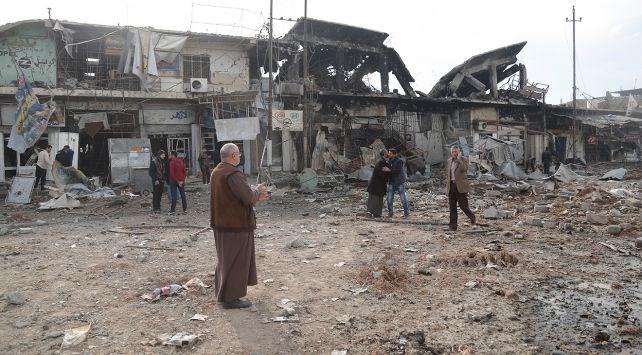 <p><b>4 MAYIS</b></p>  <p>  - Irak'n Musul kentinin bat yakasnda, terr rgt DAE'n kontrolnde bulunan 17 Temmuz blgesindeki El-Vela Okulunu hedef alan fze saldrsnda 81 kii hayatn kaybetti.</p>      <p>- Kazakistan&#8217;n bakenti Astana&#8217;da dzenlenen Suriye konulu toplantda garantr lkeler Trkiye, Rusya ve ran, Suriye'de "atmaszlk blgeleri" oluturulmas konusunda anlat.</p>