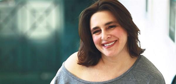 Uzun sredir bir projede yer almayan oyuncu Esra Dermancolu ve sevgilisi bakn ka yanda.