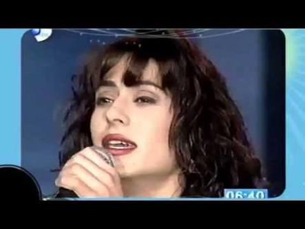 Tilbe, bunun bir hata olduunu kabul etse de Aksu, elinden tutup sektre soktuu popuyla konumama karar almt.