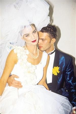 Uzay Hepar, 1993 ylnda tasarmc Zeynep Tunuslu ile nikah masasna oturdu.