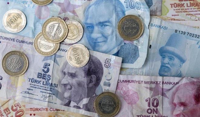 TSK YZDE 7 ZAM STYOR  <p>    Grmelerde iveren tarafn temsil eden Trkiye veren Sendikalar Konfederasyonu (TSK), "Trk-'in talebi Trkiye gereklerine uygun bir rakam deil" aklamasn yapmt. TSK yzde 7 civarnda bir zam neriyordu.