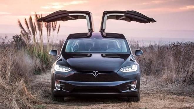 3. Tesla Model X (381 - 465 - 565 km)