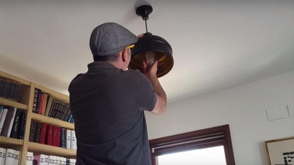 Ard�ndan damacanan�n tepe lambas� oldu�unu g�r�yoruz.