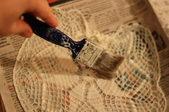 Dantel �rt�ye yap��kan� s�r�yoruz; �imdi bamba�ka bir �ey i�in i�imize yarayacak!