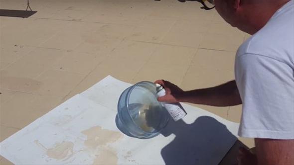 Evet damacan�n tepesi ayr�lm�� durumda.