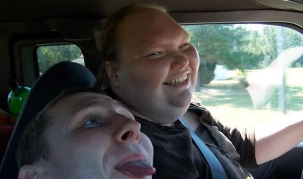 imdiler bir ocuk annesi olan gen kadn, sk diyetler yapt, ameliyat geirdi. Salarn deitirdi, dilerini yaptrd, egzersizlerini arttrd. Sonunda da azmiyle hayal ettii grntye kavutu.