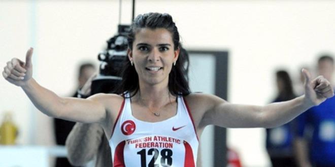 2011 ylnda da ek Cumhuriyetinde yaplan Avrupa 23 ya alt Atletizm ampiyonas'nda 800 metre kouda gm madalya kazanmtr. Yine in&#8217;de yaplan 2011 ylnda Dnya niversite Yaz Oyunlar'nda 4x400 bayrak yarnda 3.lk elde ederek gm madalya kazanmtr. 2012 ylnda Londra&#8217;da yaplan Dnya Salon Atletizm ampiyonas kadnlar 800 metre semelerinde yar esnasnda sakatlanarak 3:24.35&#8242;lik dereceyle serisini sonuncu olarak bitirdi.