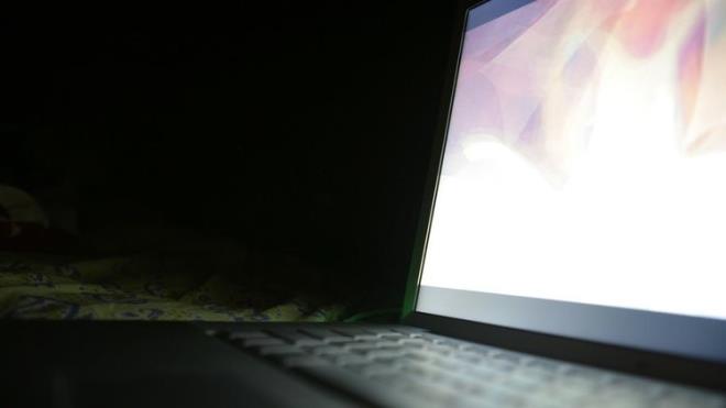 4. Dizst bilgisayar hi arjdan karmamak  Drst olun bir ounuz dizst bilgisayarnz bu ekilde kullanyorsunuz. Ancak bu durum cihaznzn pil mrne nemli zararlar verebiliyor. Bu yzden arada bilgisayarnzn arj tamamen bitene kadar kullanp daha sonra full arj olmasn beklemekte fayda var.