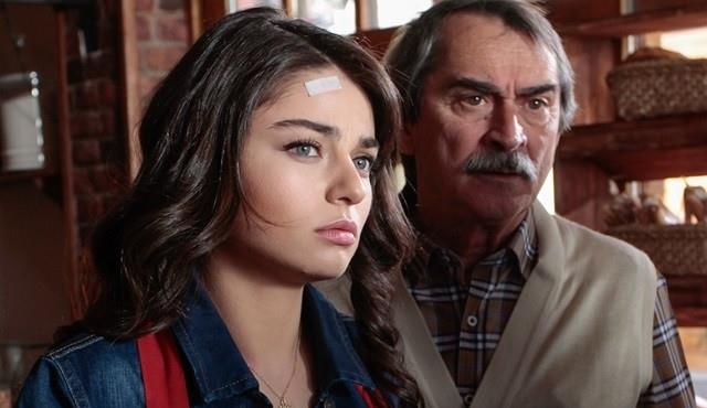 MERYEM SON BLM NELER OLDU? Derin, Nurten&#8217;le ibirlii yaparak kendi kuyusunu kazdnn farknda bile deildir. Nurten, Meryem&#8217;i ldrmeye kararldr. Derin ise iten ie bunu arzu etse de ekimser davranmaktadr. Derin&#8217;in btn foyalar ortaya kmak zeredir.