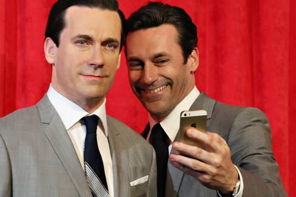 Jon Hamm    Madame Tussauds New York'ta Don Draper'n balmumu heykeliyle