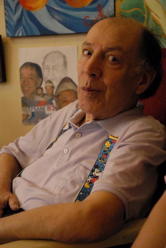 8 Nisan 2007 tarihinde, Mizah retenler Dernei, Karikatrcler Dernei ve Bakrkyl Sanatlar Dernei tarafndan ortaklaa dzenlenen "II. Mizah dlleri" treninde, Mnir zkul zel dl, nl tiyatrocu Nejat Uygur'a verilmitir.