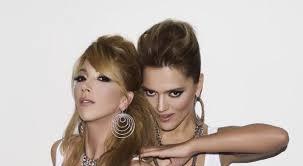 Demet Akaln &#8211; Hande Yener  <br>  90&#8217;l yllarn bandan bu yana yldzlar barmayan Hande Yener ve Demet Akaln, hl mzik listelerindeki sralamalar gndeme geldiinde laf atmasna giriyor.