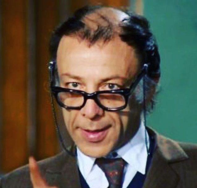 Demet Evgar<p>      "Bir devir kapand seninle ustalarn ustas...Sen ki bu lkeye ifa oldun her duygunla...zleyerek rendik senden becerebildiimiz bi ok eyi... Bu lkenin en byk anslarndan Mnir zkul usta yolun ak, geiin kolay, kavuman aydnlk olsun"