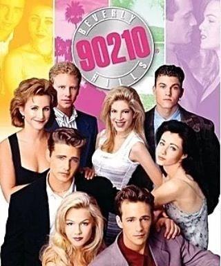 "Annem bana hep Brandon Walsh gibi kareli gmlek zerine sveter giydirirdi"