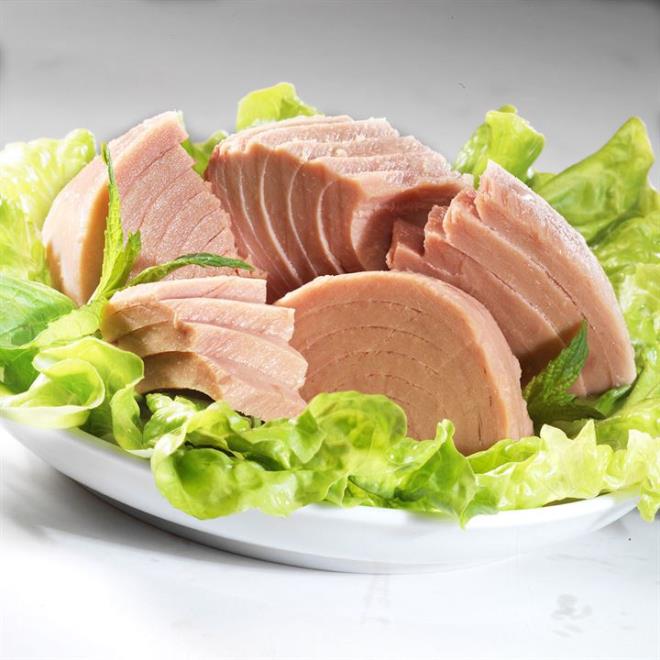 Ham, pimi ya da konserve, ton balnda cvaya rastlarz. Aslnda ou balk trnde cva bulunur. Byk yrtclarda, cva oran da bir o kadar fazladr. nsanlar iin toksik bir madde olan cva, fazla miktarda alndnda vcutta tolere edilemeyerek zehirlenmeye sebep olur.