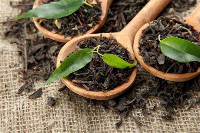 Siyah ayda bulunan oksalat, kalsiyum mineralinin emilimini engelleyen bir molekldr. Oksalat ieren yiyecek ve ieceklerden ok fazla tketmek bbrek rahatszlklarna neden olur. Bunlarn banda da bbrek ta sorunu yer alr.