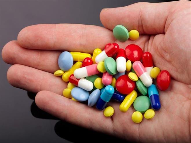 lsz vitamin kullanm kanser gibi bir ok hastala sebebiyet veriyor. Suda znen vitaminlerin fazlas vcudumuzdan idrar yoluyla atlr. Ancak A vitamini gibi lipid znr vitaminler vcutta depolanrlar ve vcutta toksik seviyelere kadar ulaabilirler.