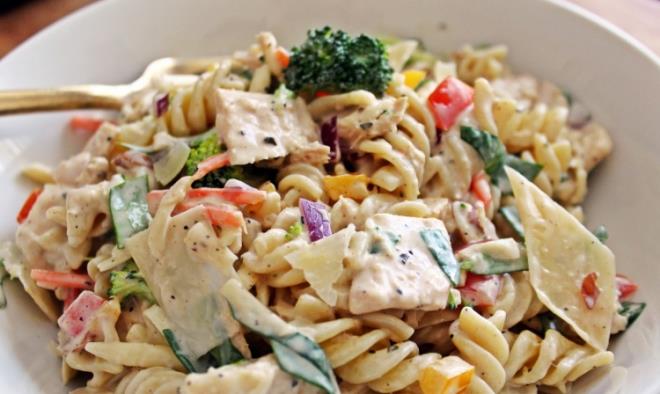 Tampon Bal Makarnas    <br>2. Dnya Sava srasnda Tayland'da pirin ktl ekildii bir zamanda kefedilen bu makarna Taylandllarn ok sevdii bir sokak lezzetidir.