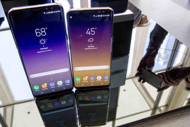 Son gnlerde Samsung'un yeni st dzey telefonlar Galaxy S9 ve Galaxy S9 'la alakal szntlarn says artmaya balad. Sznt grsellere ve bilgilere gelin yakndan bakalm.