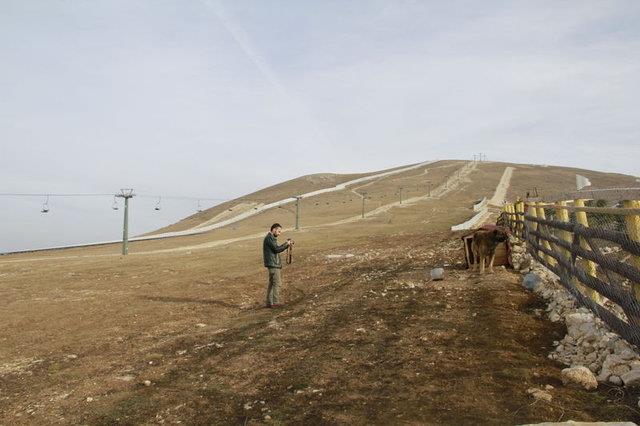 Geen yl 9 Ocak&#8217;ta kar kalnl baz blgelerde 1 metreyi bulan Nide&#8217;nin amard lesi&#8217;ne bal Demirkazk Da&#8217;na da beklenen kar yamad. Bu yl kar kalnl 10 cm&#8217;de kald. Ayn dnemde kar ya nedeniyle ulamn kapand Toroslar&#8217;n yksek kesimlerindeki Tepeky&#8217;de ise yaan kar henz tutmad.