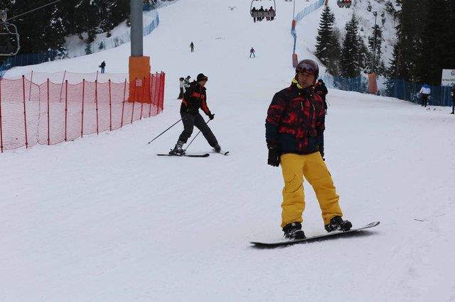 Ilgaz&#8217;daki durumu zetleyen Ilgaz Kaymakam Muhammed Grbz ise unlar syledi: &#8220;u an Ilgaz Da&#8217;nda kayak yaplabiliyor. Ama bizim iki blgemiz var ve Yldztepe blgesinde kar yok. Ilgaz&#8217;da kar kalnl 30 santimin zerinde. Kar yann istenen seviyede olmamas mterilerin azalmasna sebep oldu. Ylba rezervasyonlarmzn bir ksm iptal edildi. Kar yann ubat tatiline kadar grnmyor olmas ister istemez talebi azaltyor. Ilgaz Da&#8217;nda problem yok ancak Yldztepe&#8217;de sknt var.&#8221;