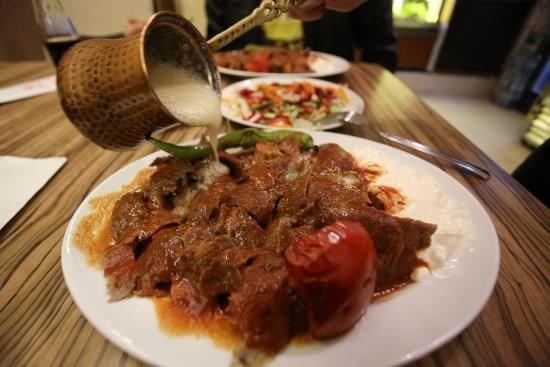 Bursa skender Dner,  negl Kfte, Triliye Kebab, ncir Dolmas, Kestane Tatls