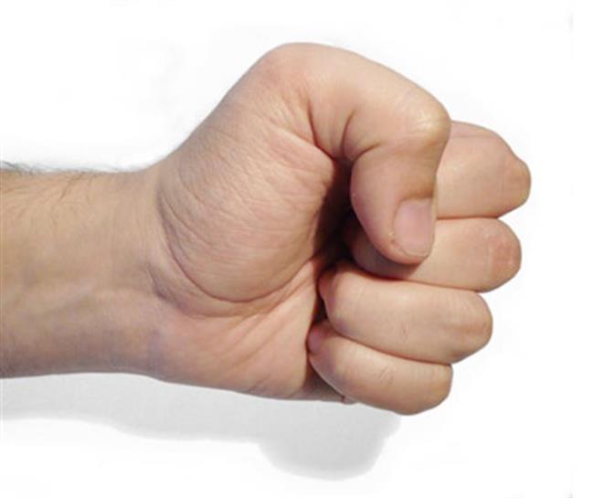 BBC 'nin haberine gre; aratrmaclar, sa yumruun 90 saniye sreyle sklmasnn hafza oluumuna yardmc olduunu, ayn ilemin sol yumrukta yaplmasnn ise hatrlamay kolaylatrdn aklad.