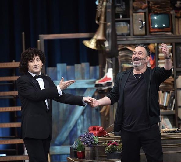 Ama u da var. Duyduum kadaryla &#8220;Tolgshow&#8221;un anlamas sadece 13 blm zerinden yaplm. Ve kanal uzatmaya pek de meyyal deilmi. Hl yle mi dnyorlar bilmiyorum ama bu boluu bulmuken ksa kesmek FOX&#8217;un yapaca son kt tercih olur!'