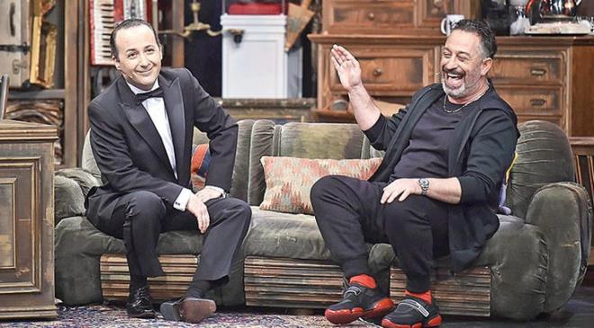 Posta yazar Mesut Yar, Tolgshow'un 13 blmlk bir anlamas olduunu ve kanaln bu anlamay uzatmay dnmediini yazd. te Mesut Yar'n yazsndan "'Tolgshow' ksa m kesecek?" balkl o blm: