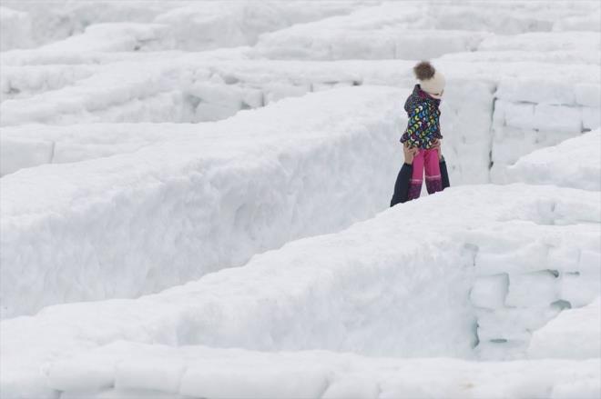 Polonya'nn Zakopane ehrinde Guinness dnya rekorunu krmak iin dnyann en byk kar labirenti yapld.