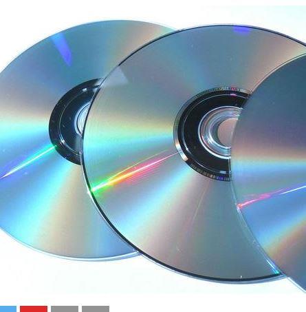 Standart bir diskete gre 450 kat daha fazla veriyi saklayabilen CD'ler bugn de kullanlmaya devam ediyor.