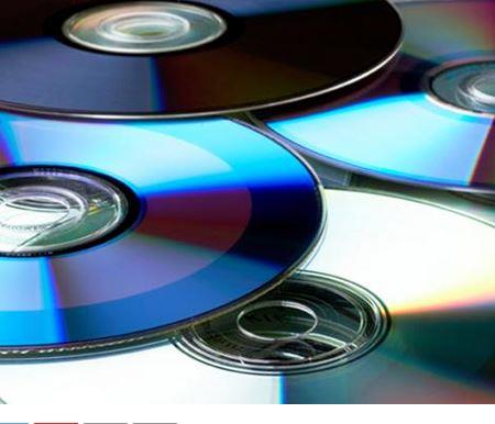 ift katmanl DVD modelleriyle birlikte kapasiteleri 8GB'a kadar ykselen DVD'ler, gnmzde daha az da olsa kullanlmaya devam ediyor. Ancak yakn gelecekte DVD'ler de olmayacak ve harici disk, USB hafza ve hatta bulut depolama servisleri DVD'lerin yerini tamamen alacak.