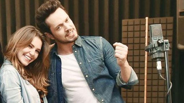 Asl Enver, Murat Boz'la birlikte rol aldklar &#8220;Kardeim Benim&#8221; filminin setinde tanm ve ikili ak yaamaya balamlard.