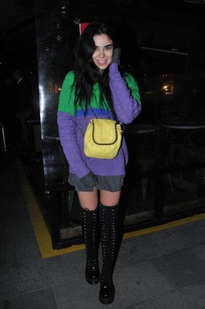 Bir ocuk annesi sunucuya bu yaptnn yakmadn syleyen takipileri "Hayko, bu kusurunun ameliyatla dzelebileceini bildii halde bak altna yatmak istemiyor. O, bunu sorun etmezken senin byle dalga gemen ok yanl" diye tepkisini dile getirdi.