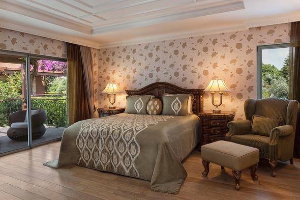 - 2015&#8217;te Kanada Babakan olan Stephen Harper&#8217;n kald Ela Quality&#8217;de 1 hafta konaklamann bedeli 102 bin lira.