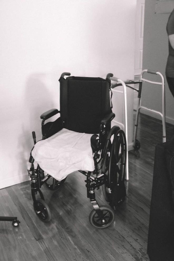 Merhaba, adm Brianna ve bu benim hikyem...  <br>  Brianna adl kadn da, yaadklarn Facebook zerinden insanlarla paylat: Ak, kk bir ey deildir. Yalnzca telefon grmeleri, bulumalar ve hatralardan olumaz. Ak, ummadn durumlarda bile fedakrlk yapabilmektir. Ak, zveridir.