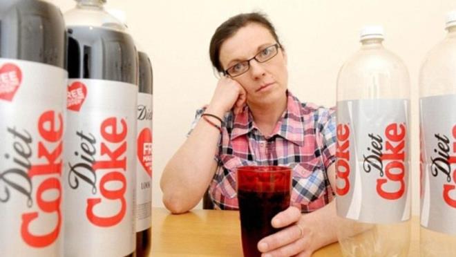 5 yanda bir ocuk annesi olan Ballan, ilk diet kolasn 14 yandayken denedi. O gnden bu gne de bamll her geen gn artt.