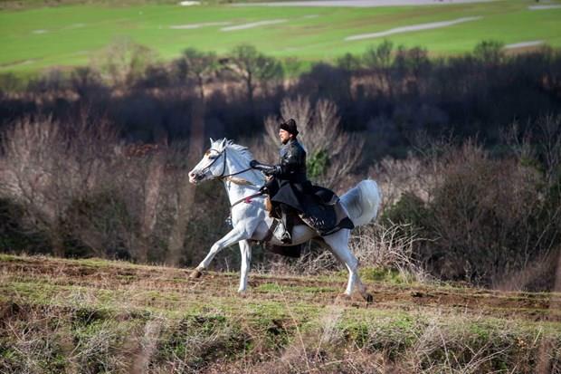 Dirili Erturul dizisi ise ilk sezonunda stanbul - Riva ve Beykoz Kundura Fabrikas&#8217;dan setlerinde ekildi.