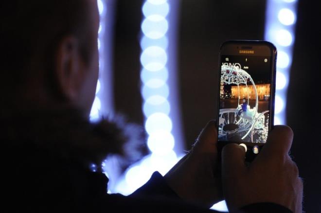 Telefonlarla bu kadar i ie olan bizler belki kendimizi akll telefonlardan ayrmakta ok glk ekebiliriz. Ancak telefon alrken daha dk cihazlar almak o kadar da zor olmasa gerek.