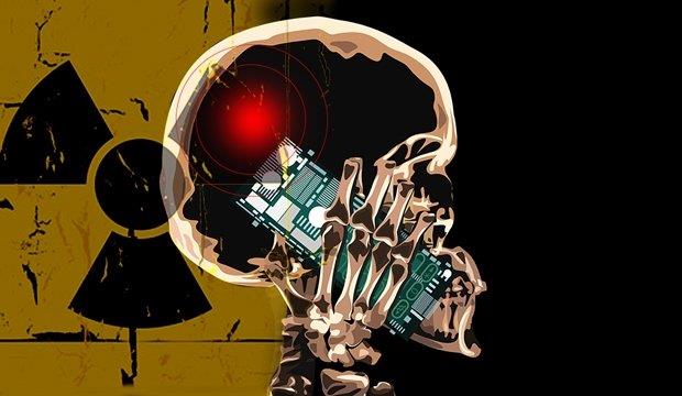 lmler ban her iki yannda ve cihazn iletebilecei frekans bantlarn temsil eden farkl frekanslarda farkl pozisyonlar iin yaplr. Telefonun boyut ve zelliklerine bal olarak kullancnn vcuduna ve / veya el-ayaklarna yaknken cihazn kullanmn gstermek iin ek testler de yaplmas gerekebilir. eitli hkmetler mobil cihazlar tarafndan yaylan RF enerjisi iin maksimum SAR seviyelerini tanmlam durumdadr.