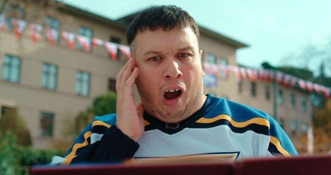 Recep vedik filmiyle Trk sinemasnda saysz rekora imza atan ahan Gkbakar yeni karakteri iin, &#8220;Kayhan aslnda bizler gibi. Hepimizin arzu ettii &#8216;Beikten mezara kadar&#8217; dostluklarn adam&#8221; dedi.