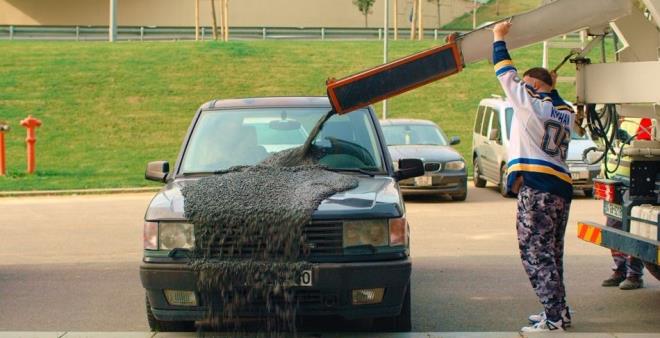 O&#8217;na ktlk yapanlar iin intikam planlar hazrlasa da, dier yandan, &#8216;arkadalk yemini&#8217; ettii dostunu da lmne savunuyor. O aslnda bizler gibi... Hepimizin arzu ettii, &#8216;Beikten mezara kadar&#8217; dostluklarn adam&#8221; eklinde konutu.