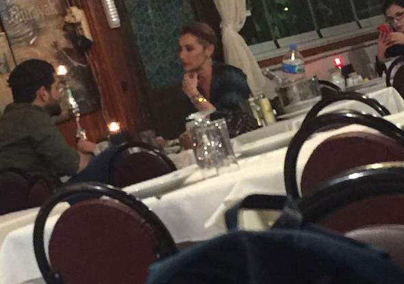 Sanat Sla ve Dilan Deniz iek'in eski sevgilisi Can Yantr ile ba ba yemek yedii o kare...