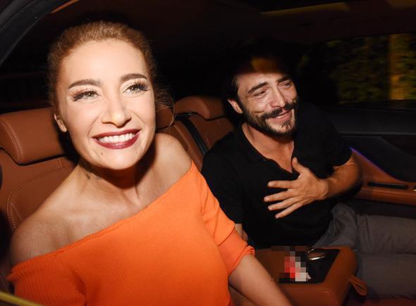 Sla ve Ahmet Kural'n ayrl magazin manetlerini sslerken ikiliden konuyla alakal henz bir aklama gelmedi.