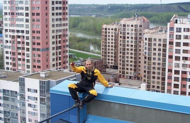 Yevgeni Tikhonov&#8217;un lm sebebi aratrlyor. Tikhonov&#8217;un cesedinin bulunmasndan nceki gece hava scaklnn - 27 dereceye kadar dt belirtildi.